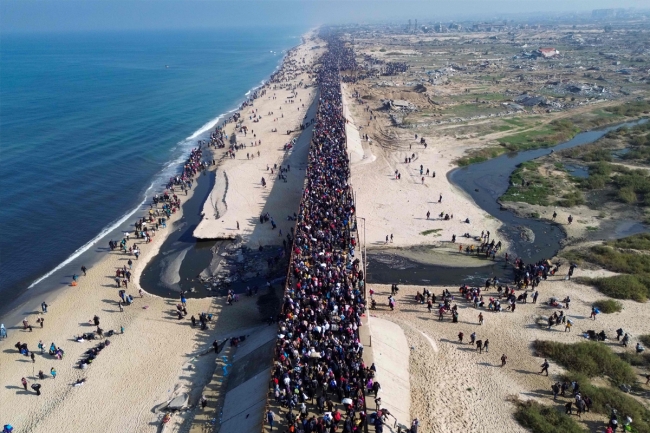 مئات آلاف الفلسطينيين يعودون لشمال غزة بعد حل «عقدة أربيل»